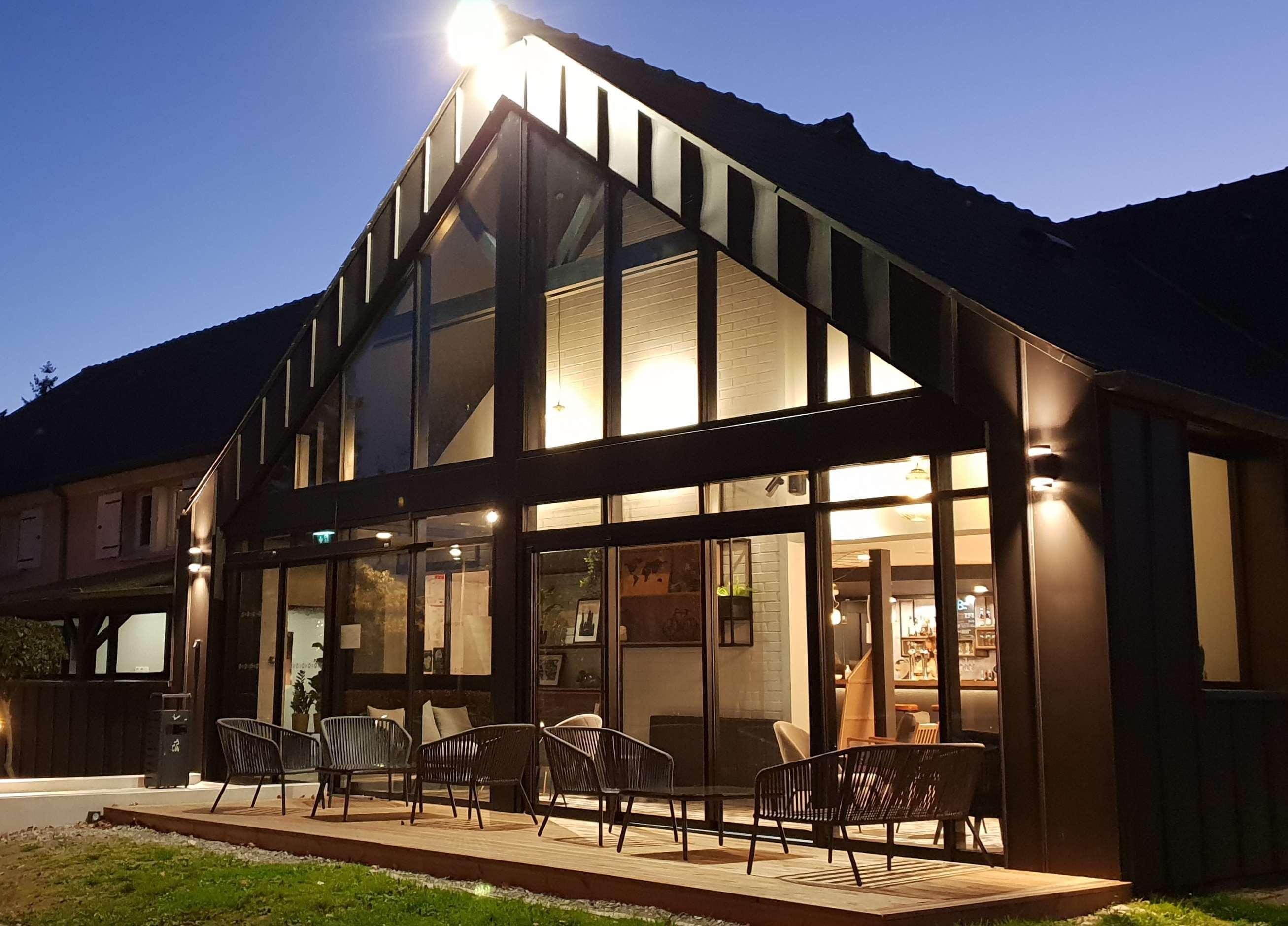 Kyriad Hotel Laval Laval (Mayenne) Exterior foto