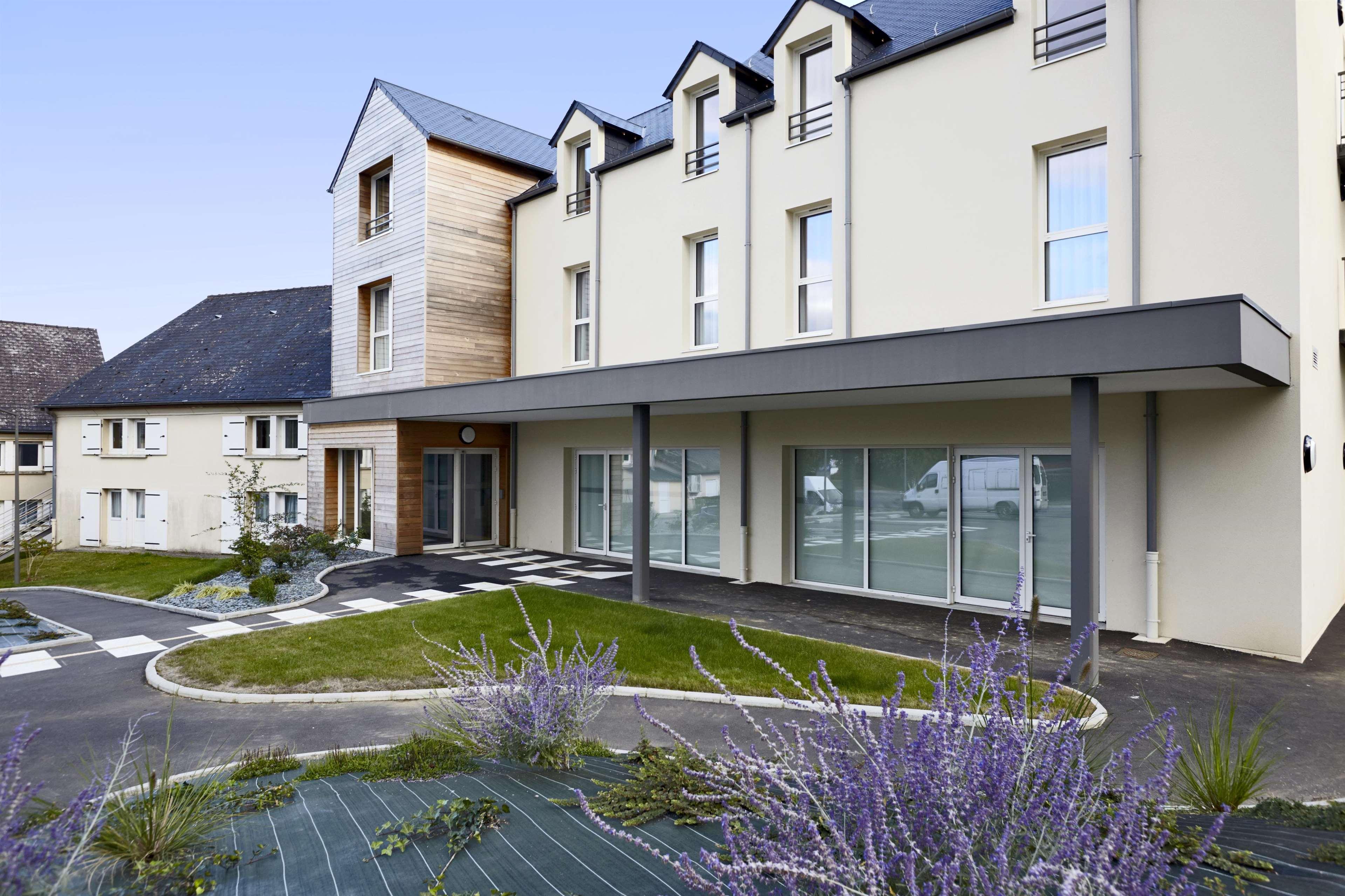Kyriad Hotel Laval Laval (Mayenne) Exterior foto